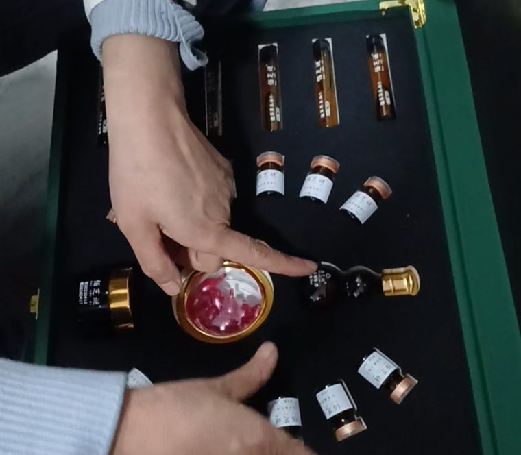 Флаконы с китайскими травяными составами